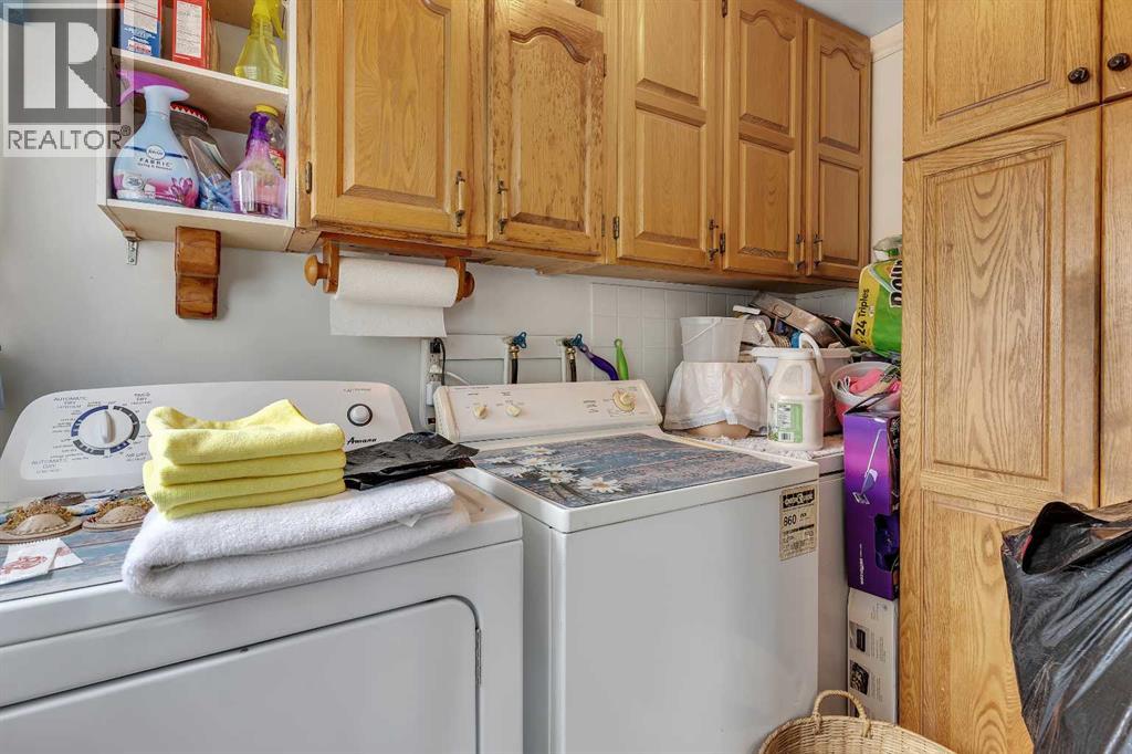 Single Family House 4 Level for Sale in  Bowglen Crescent NW Bowness Calgary 
