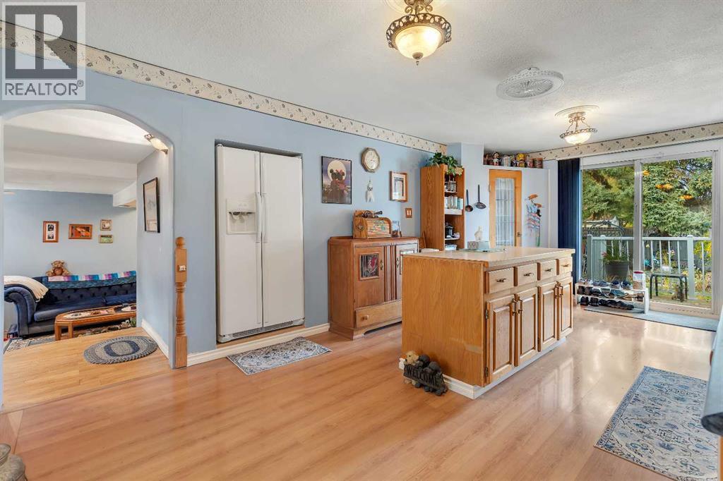 Single Family House 4 Level for Sale in  Bowglen Crescent NW Bowness Calgary 
