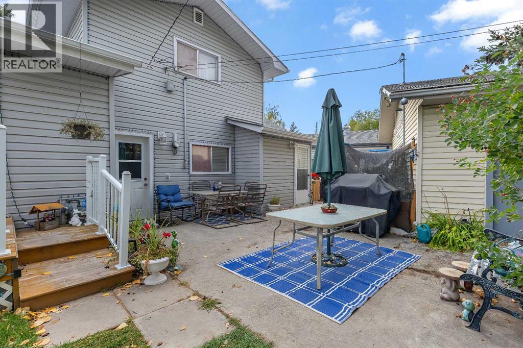 Single Family House 4 Level for Sale in  Bowglen Crescent NW Bowness Calgary 