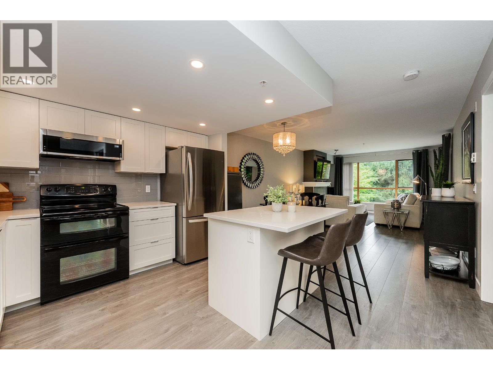 204 285 NEWPORT DRIVE, Port Moody