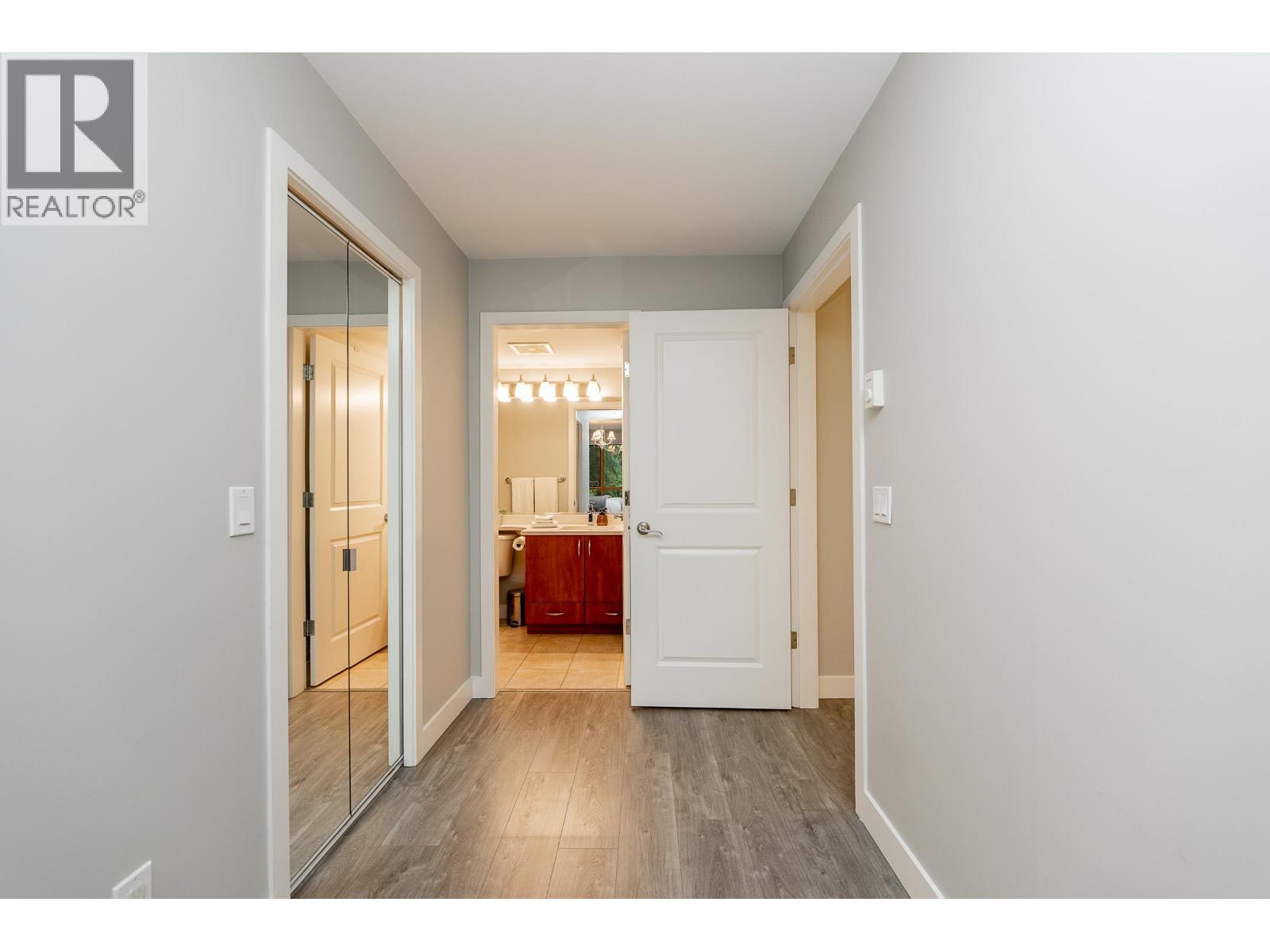 204 285 NEWPORT DRIVE, Port Moody