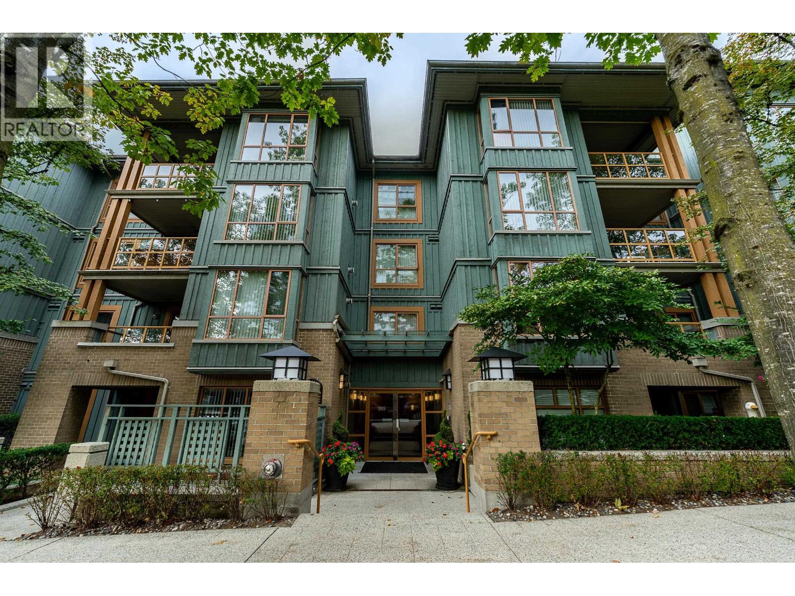 204 285 NEWPORT DRIVE, Port Moody