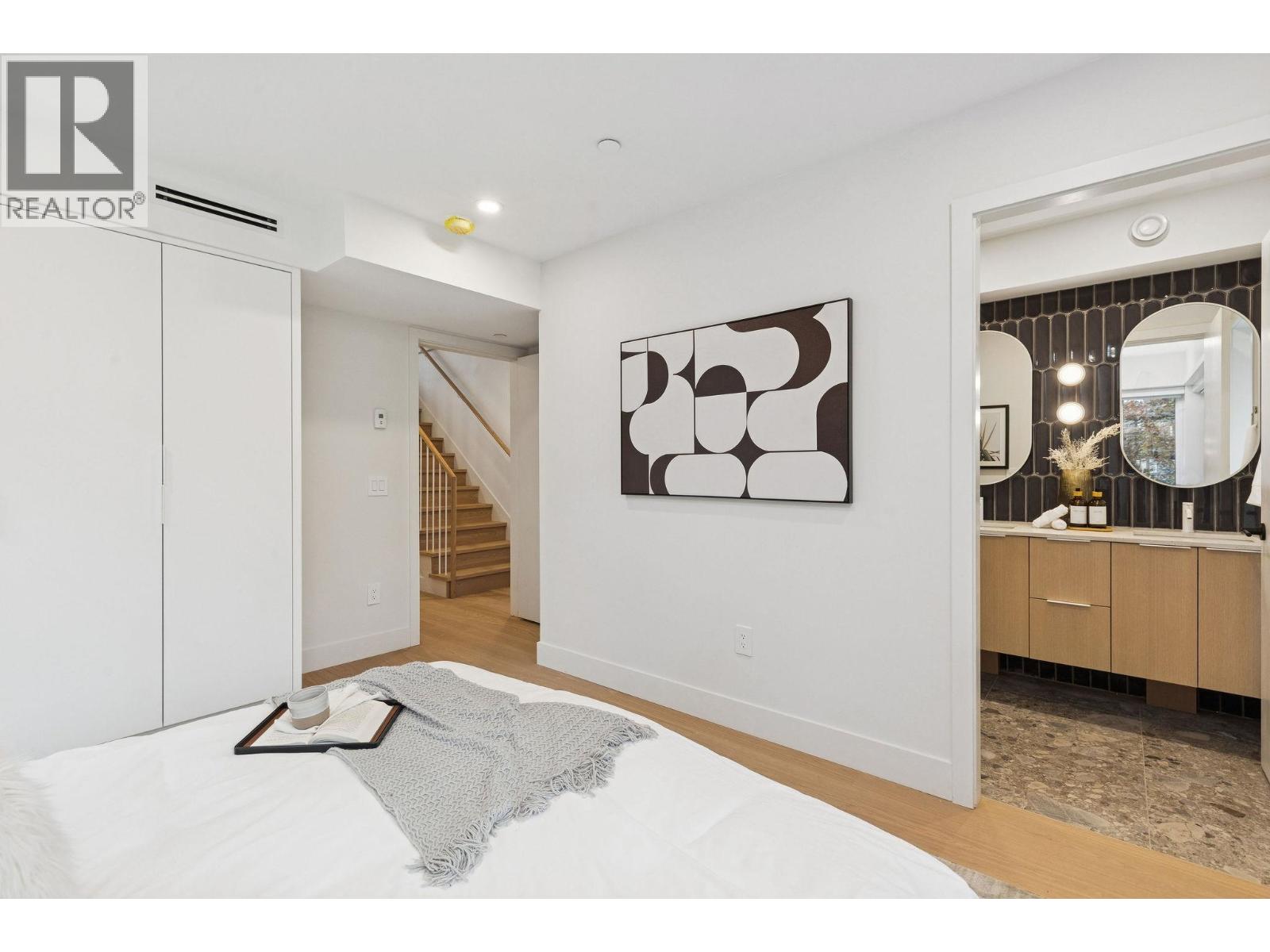 2 7 E 23RD AVENUE, Vancouver