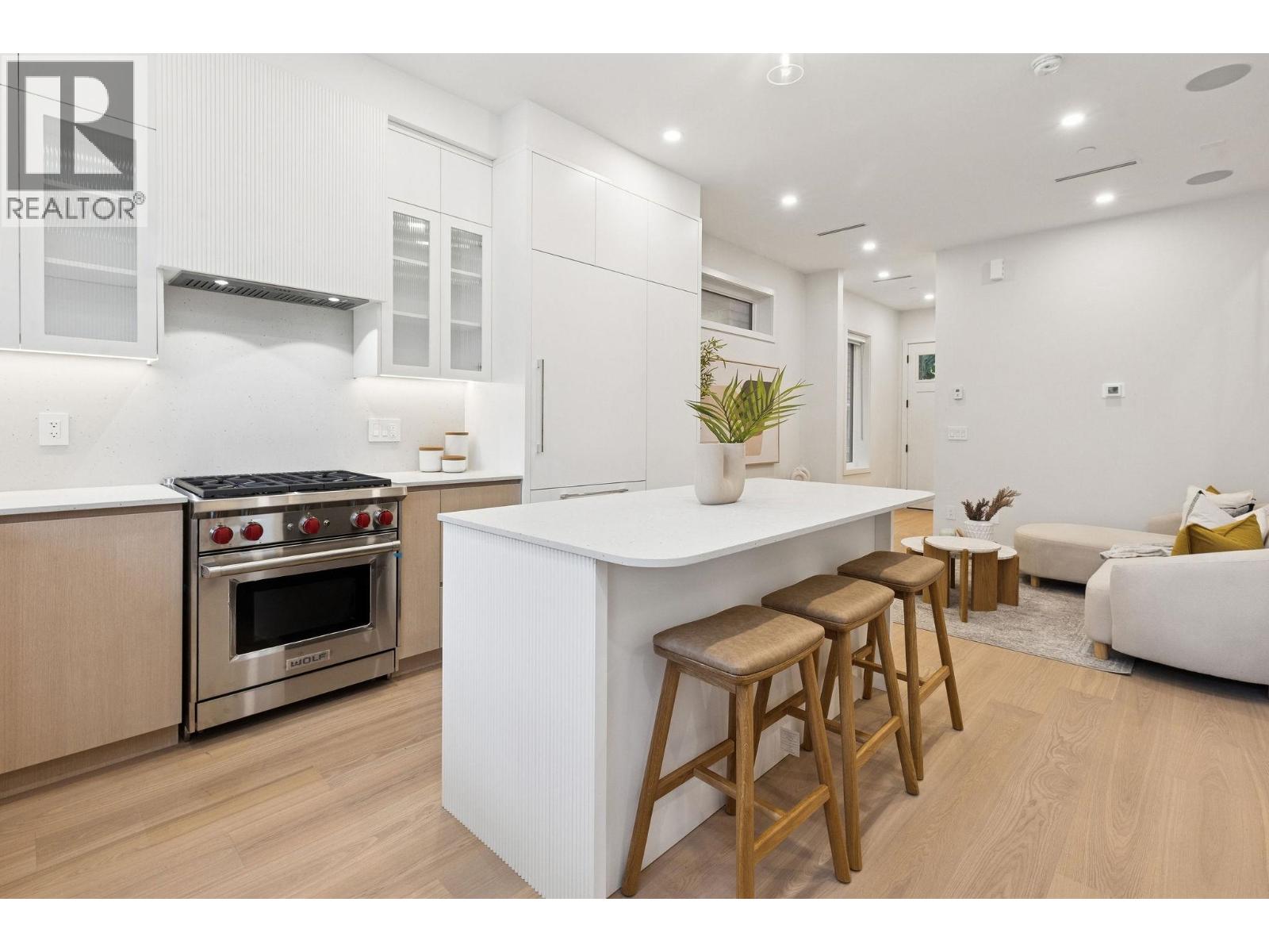 2 7 E 23RD AVENUE, Vancouver