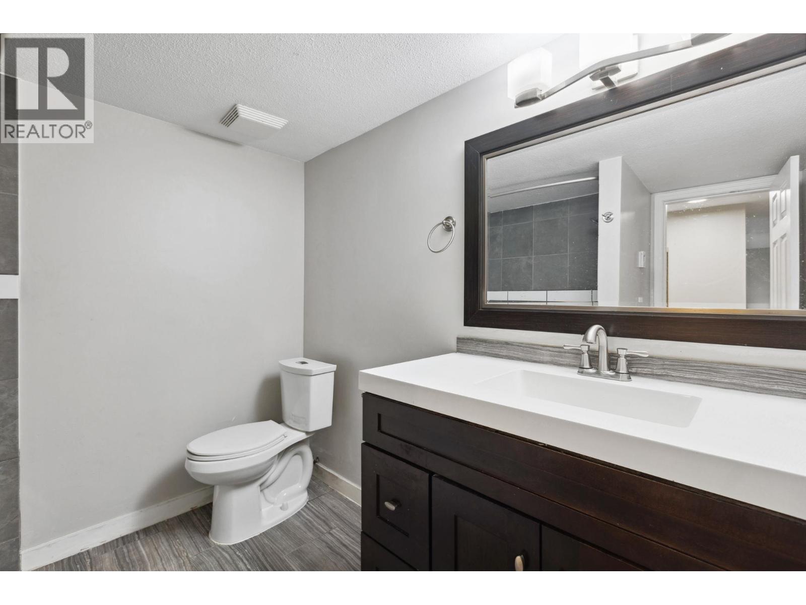 #110-4926 48 Avenue, Ladner