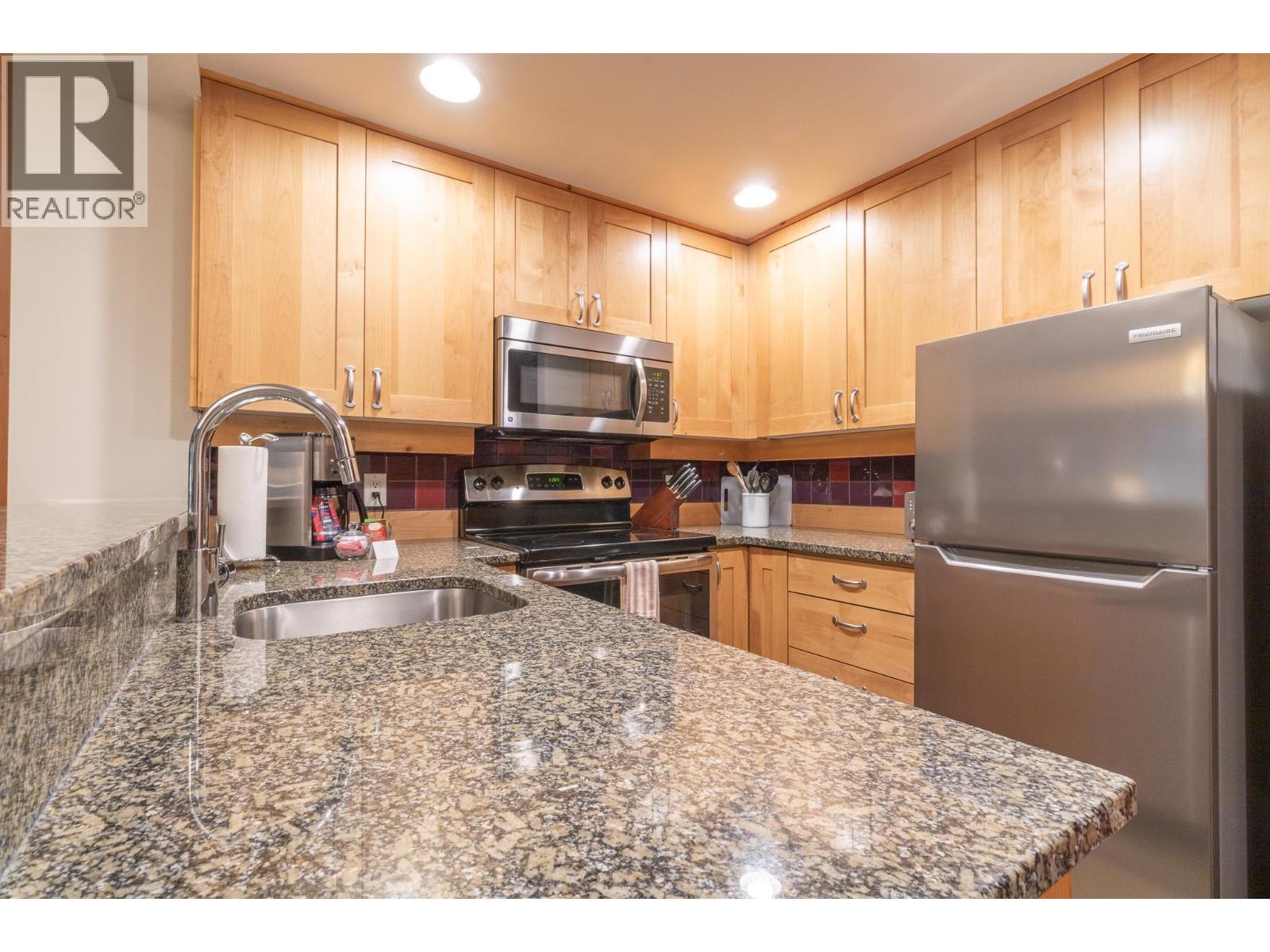 334C 2036 LONDON LANE, Whistler