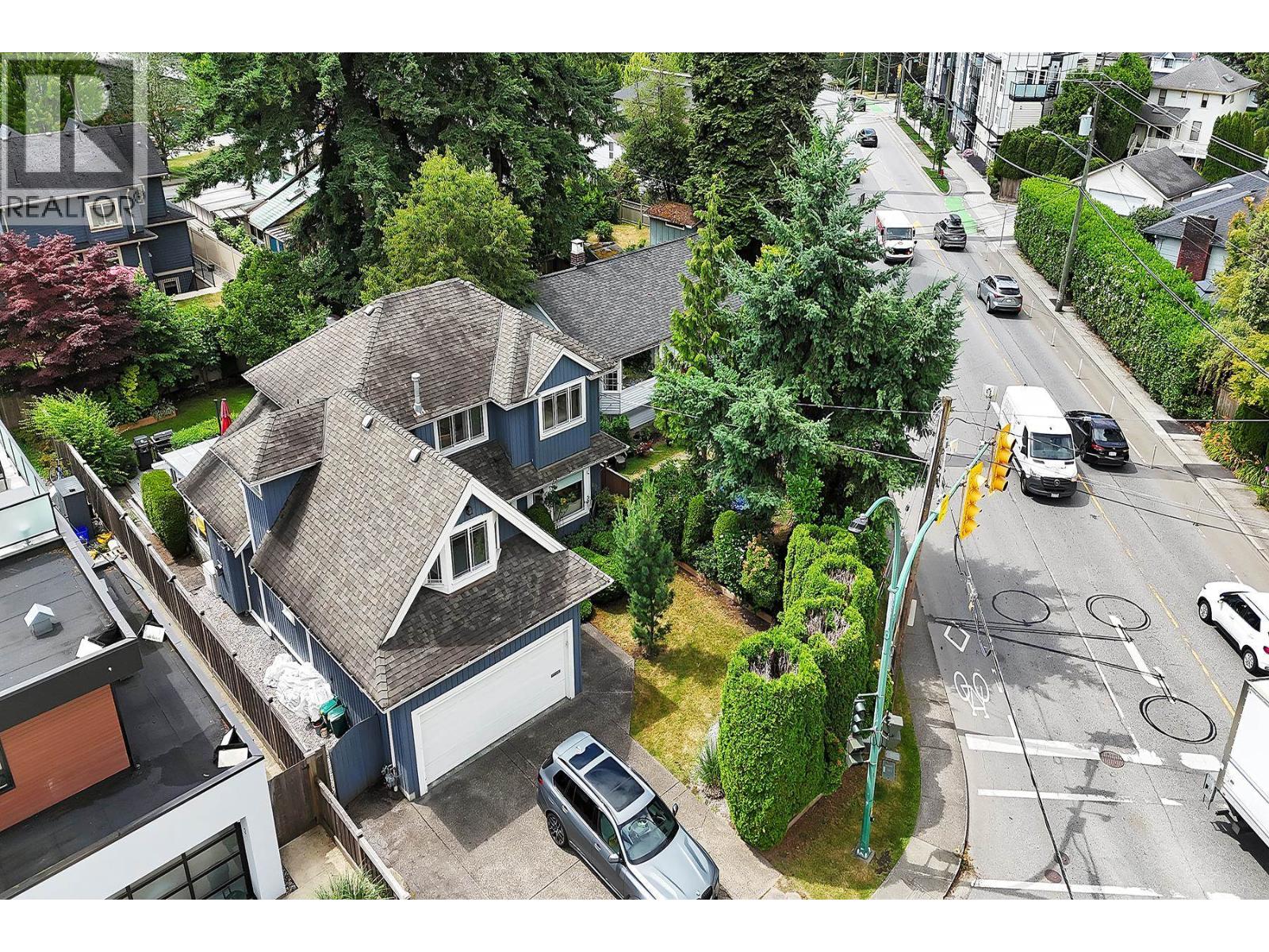 633 FIR STREET, North Vancouver