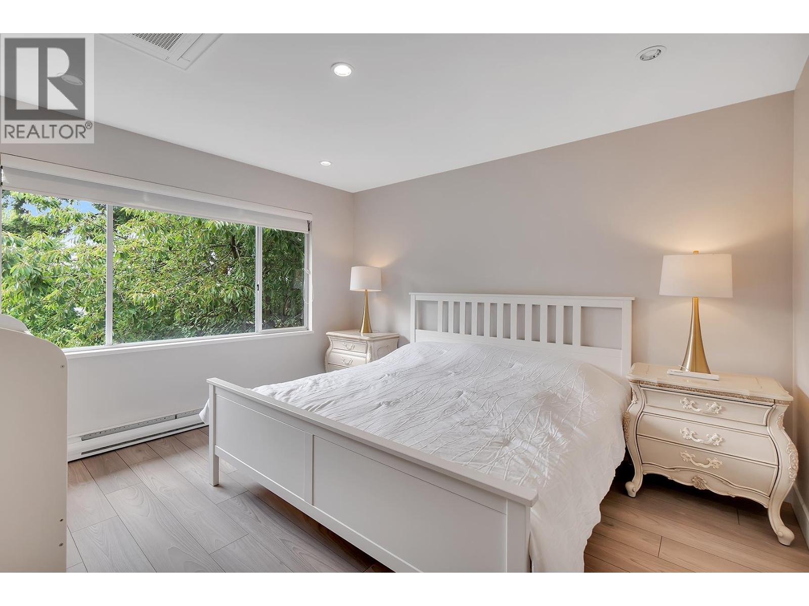 633 FIR STREET, North Vancouver