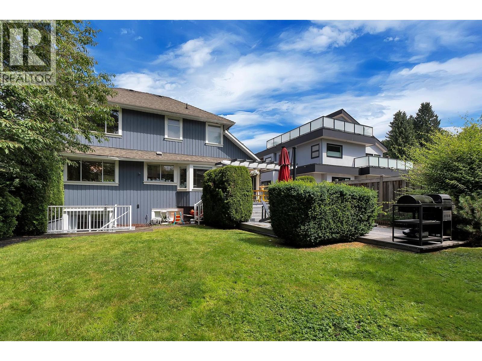 633 FIR STREET, North Vancouver