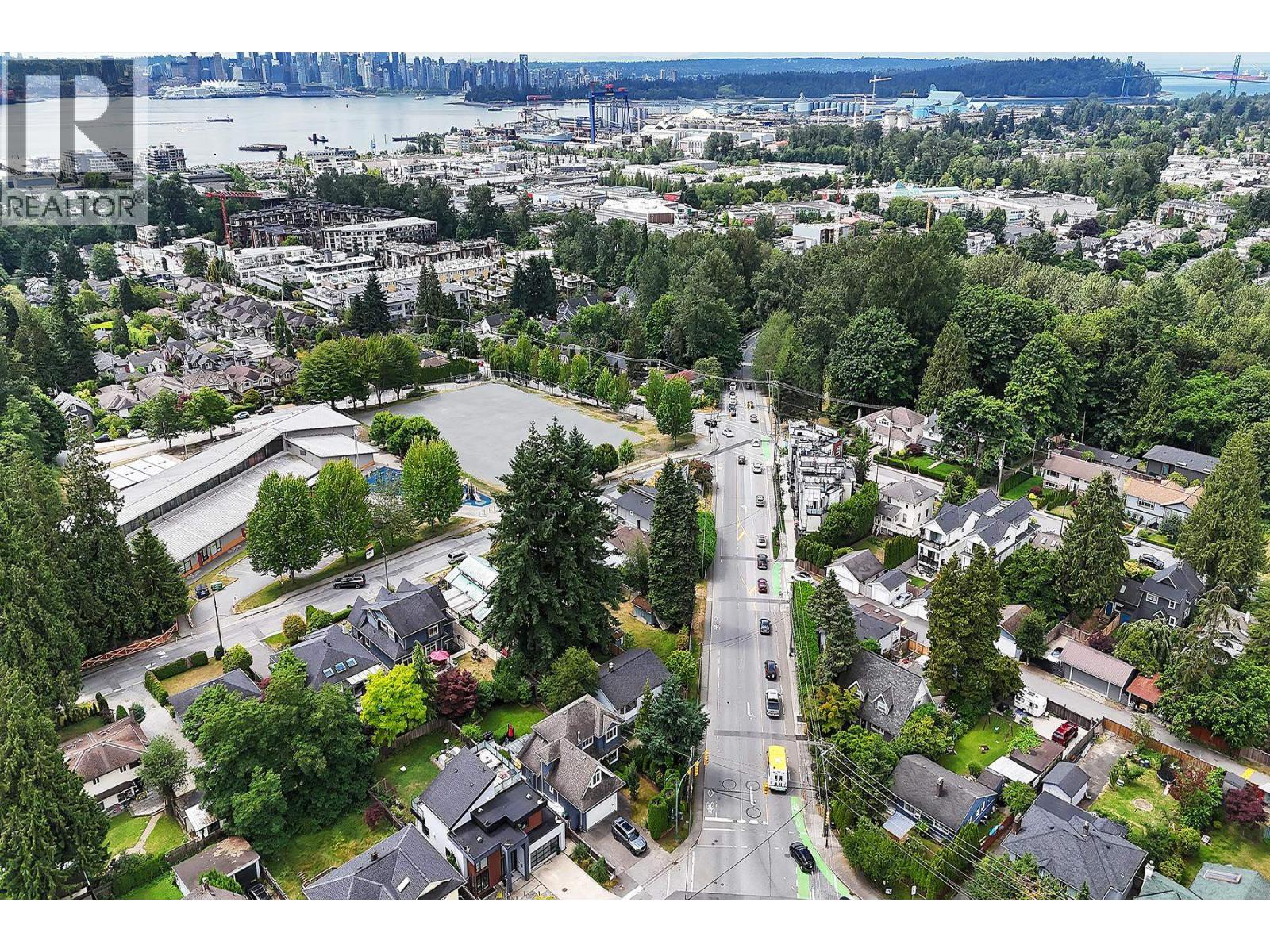 633 FIR STREET, North Vancouver