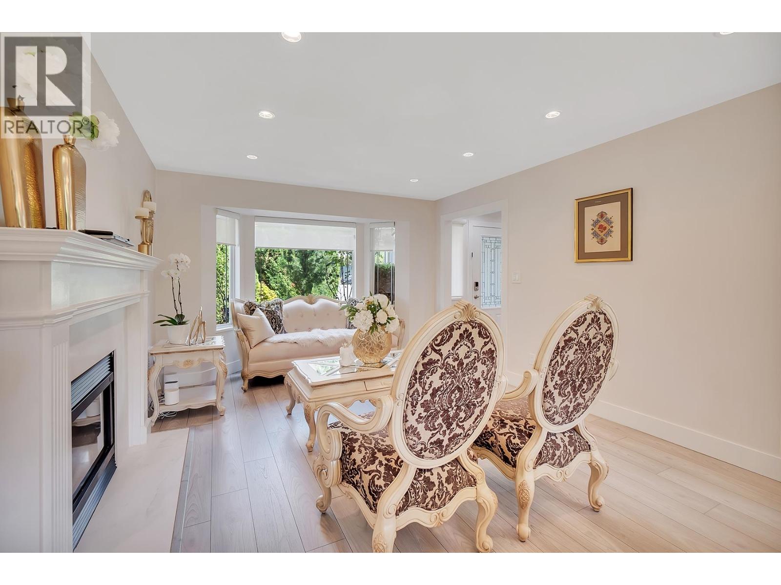 633 FIR STREET, North Vancouver