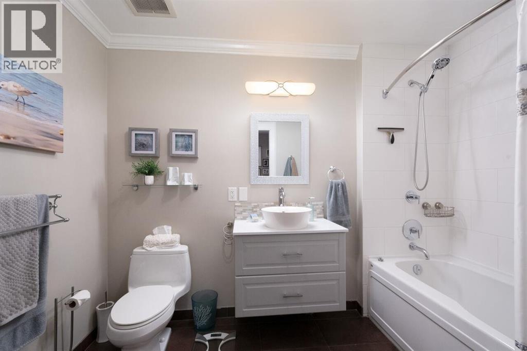 21 1180 25TH STREET, West Vancouver