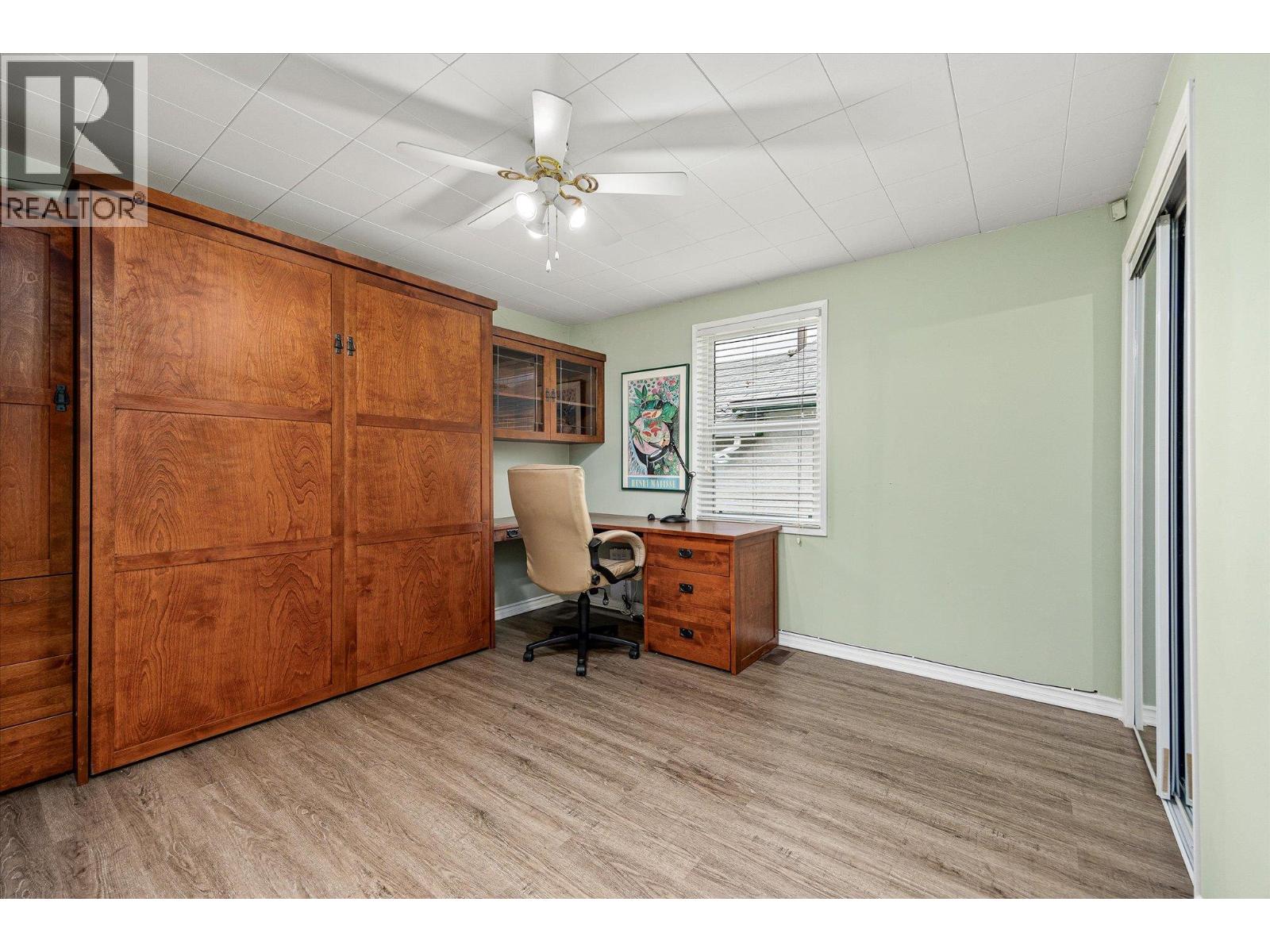  836 Cawston Avenue, Kelowna