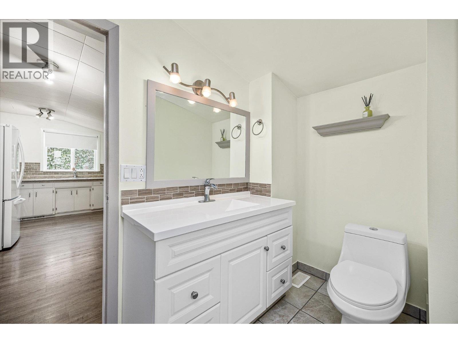  836 Cawston Avenue, Kelowna