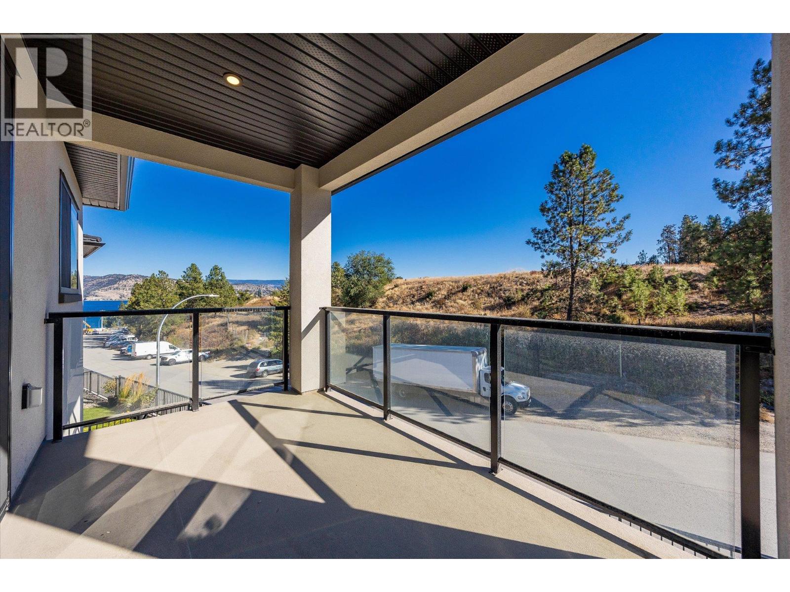  1675 HARBOUR VIEW Crescent, West Kelowna