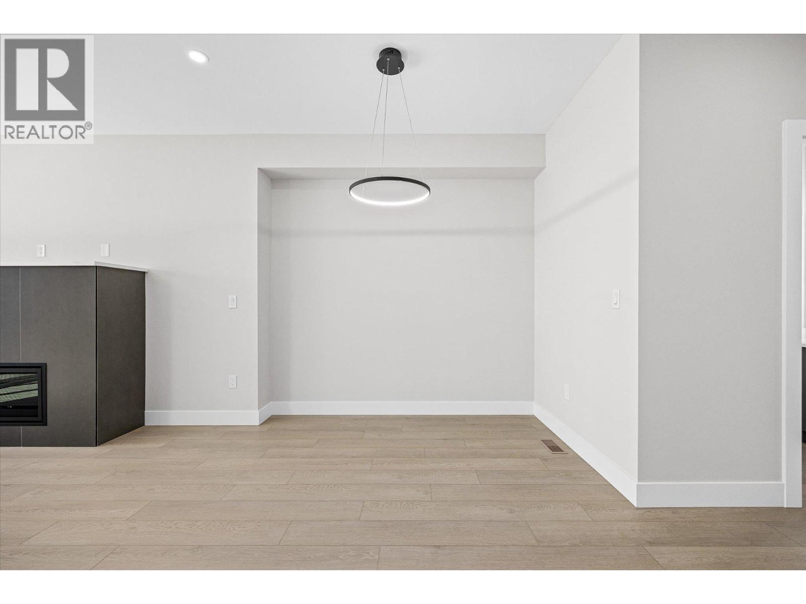  1675 HARBOUR VIEW Crescent, West Kelowna