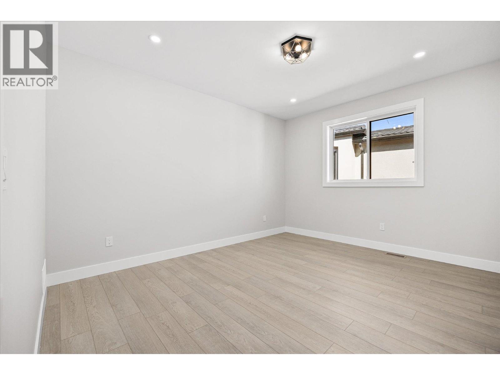  1675 HARBOUR VIEW Crescent, West Kelowna