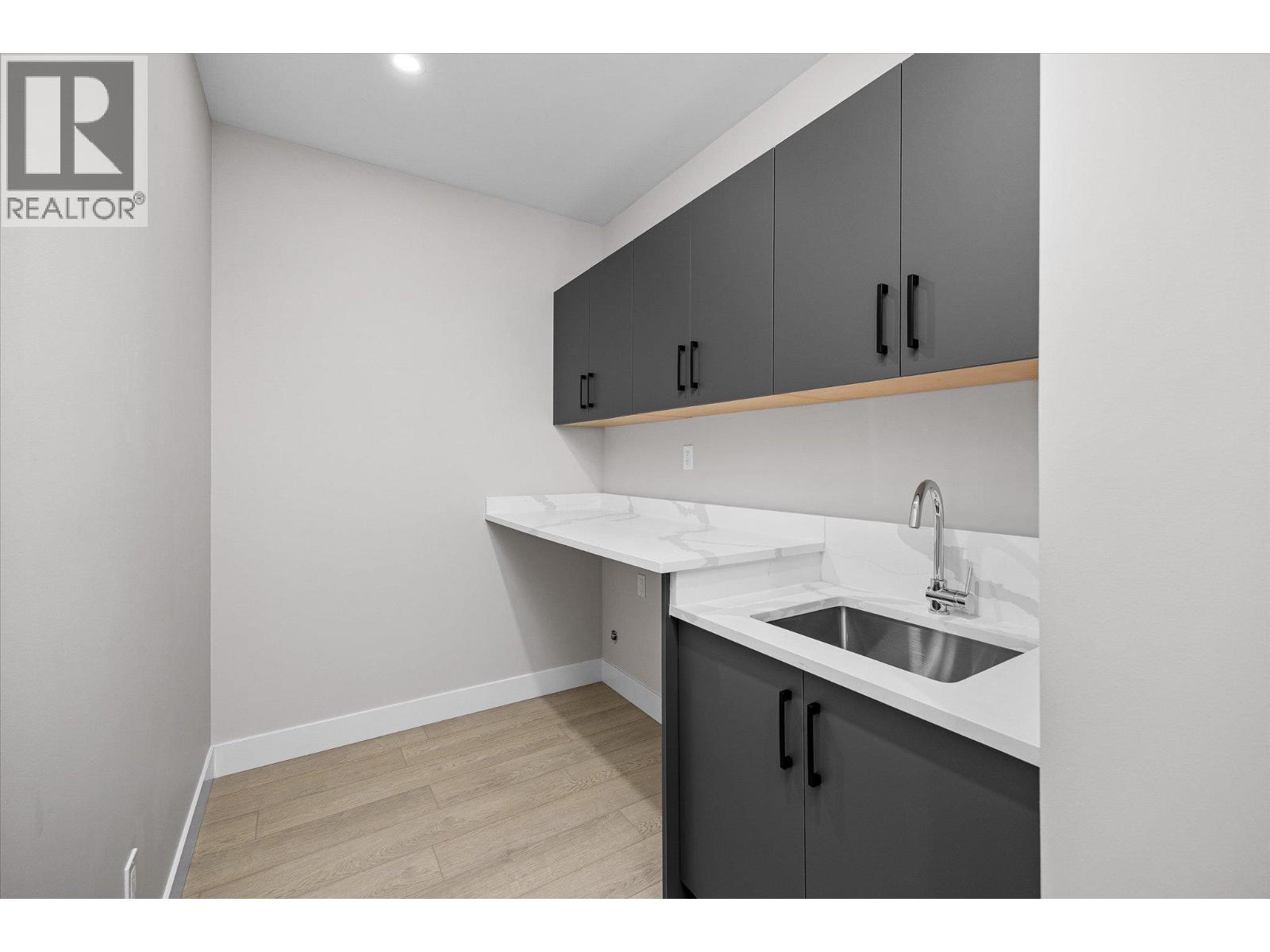  1675 HARBOUR VIEW Crescent, West Kelowna