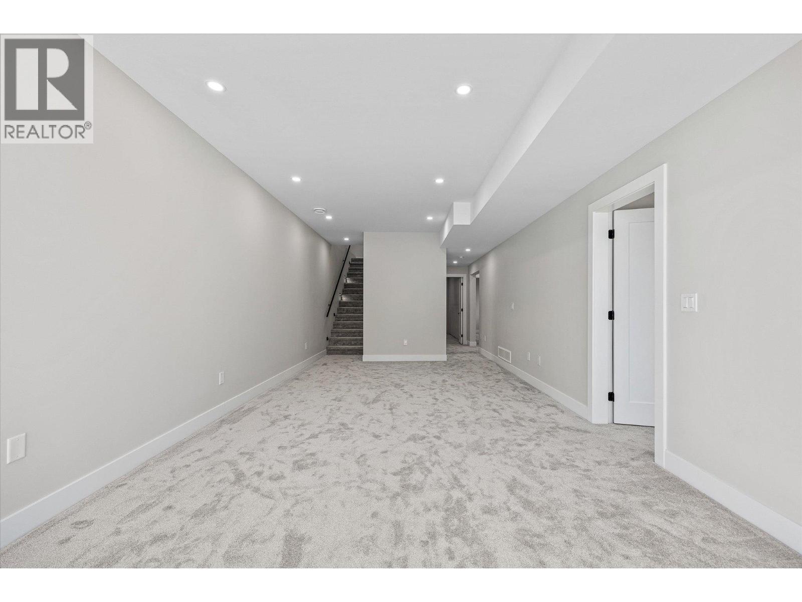  1675 HARBOUR VIEW Crescent, West Kelowna