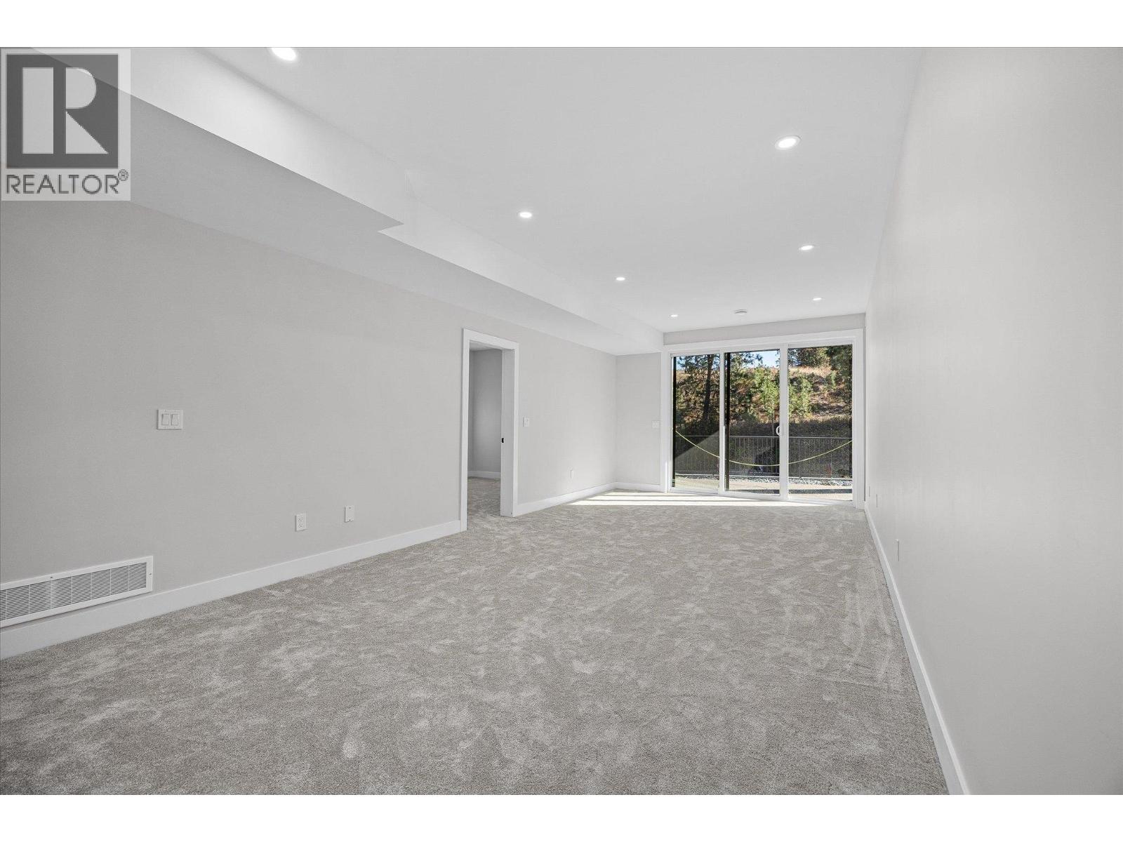  1675 HARBOUR VIEW Crescent, West Kelowna