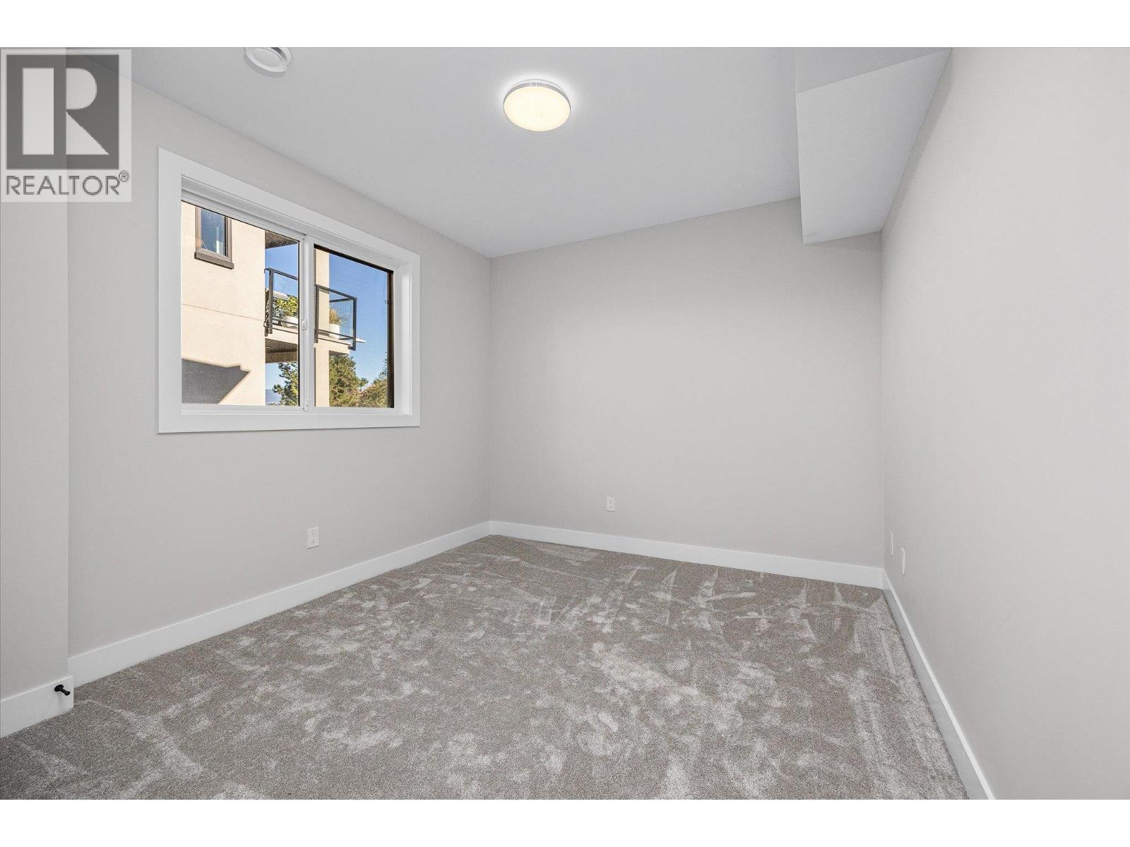  1675 HARBOUR VIEW Crescent, West Kelowna