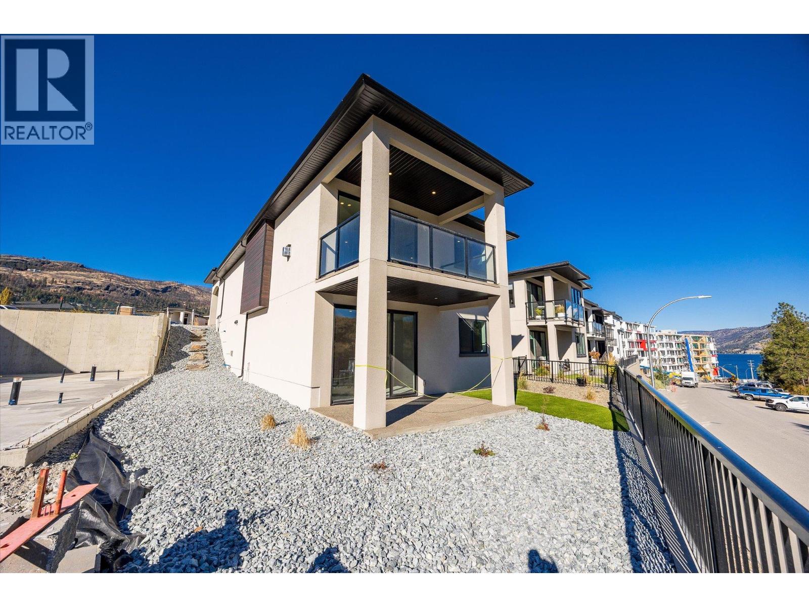  1675 HARBOUR VIEW Crescent, West Kelowna