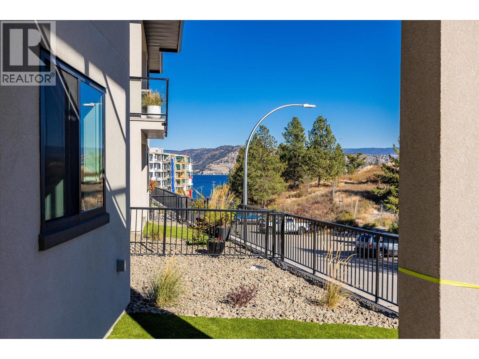  1675 HARBOUR VIEW Crescent, West Kelowna
