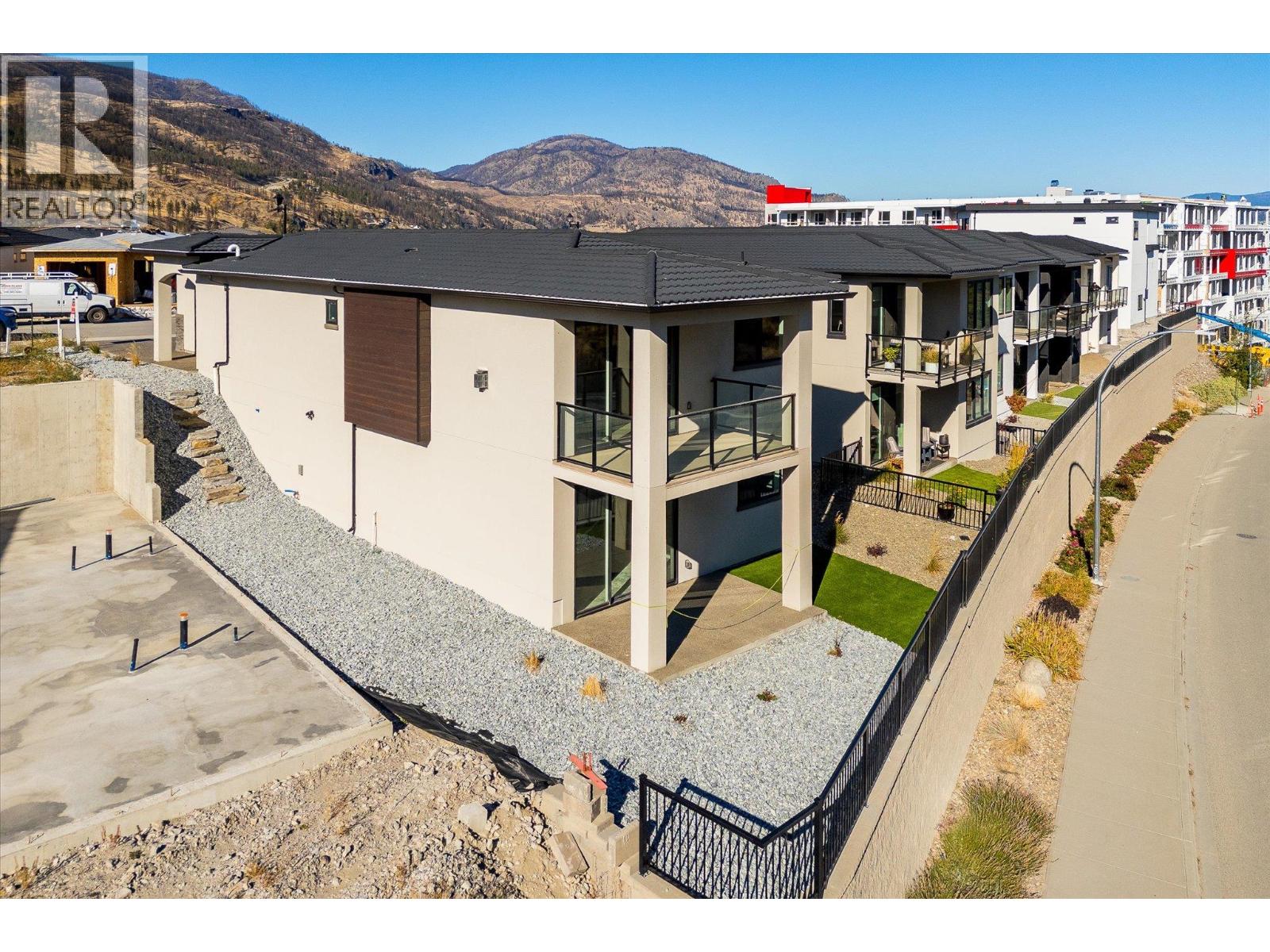  1675 HARBOUR VIEW Crescent, West Kelowna