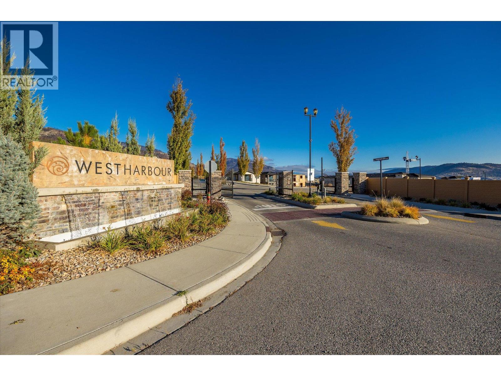  1675 HARBOUR VIEW Crescent, West Kelowna