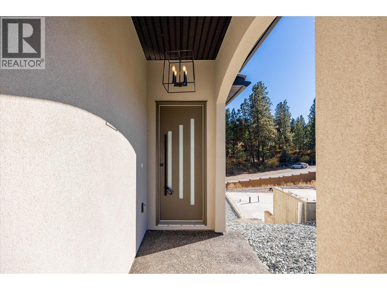  1675 HARBOUR VIEW Crescent, West Kelowna