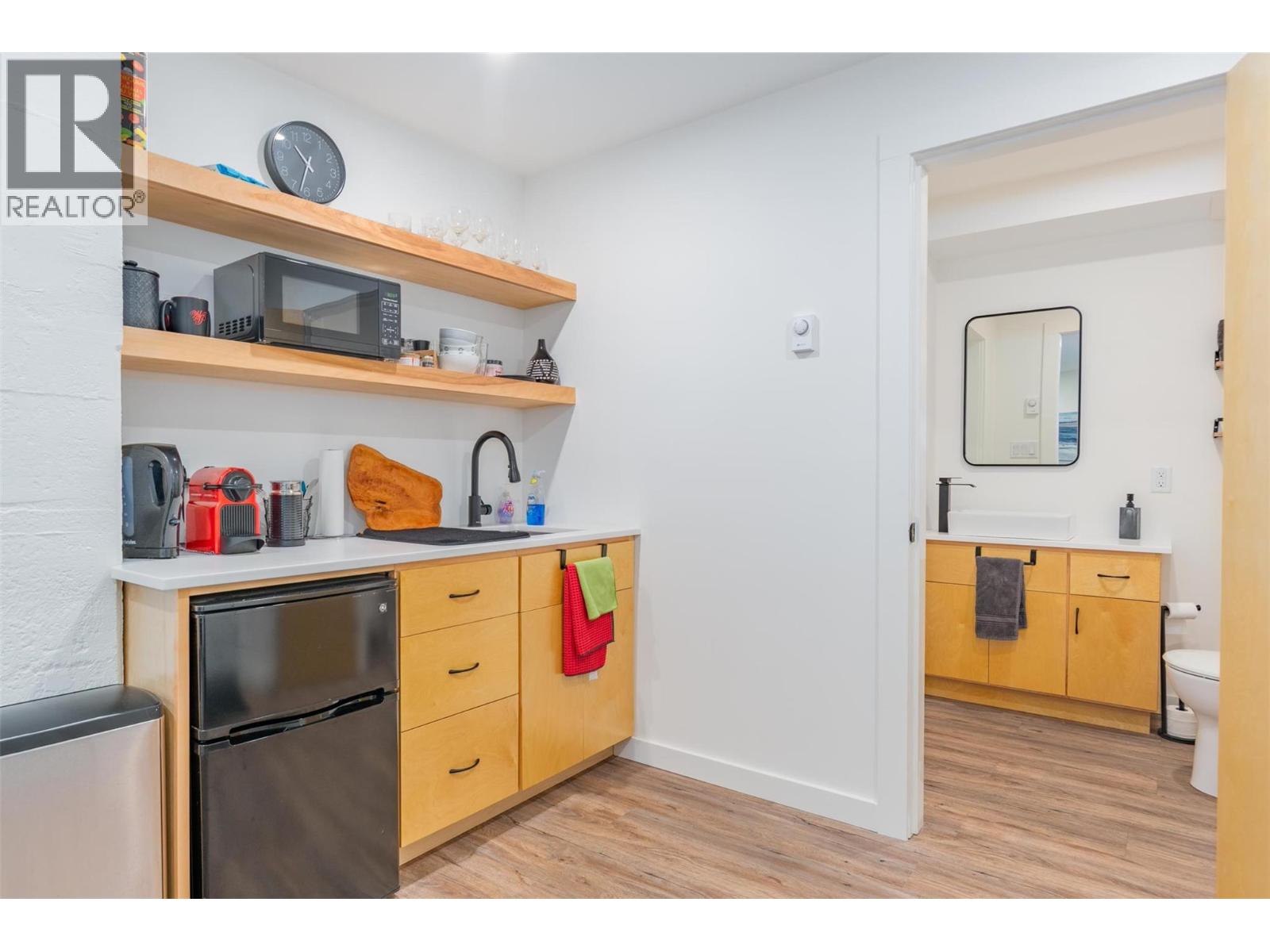  415 FRONT Street, Kaslo