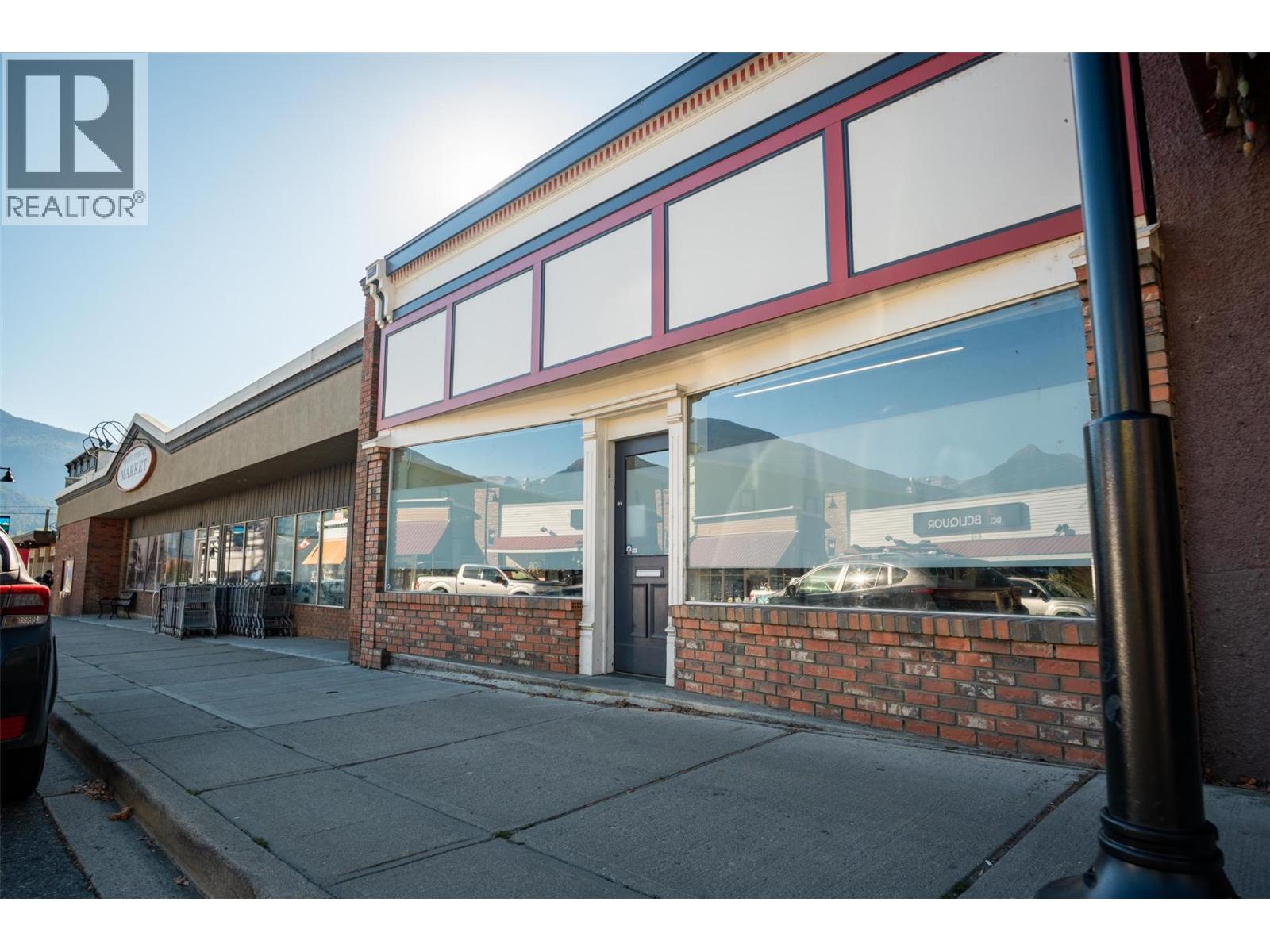  415 FRONT Street, Kaslo