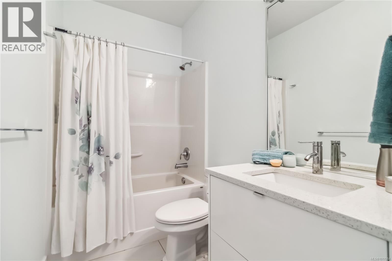 936 Aqua Crt, Langford