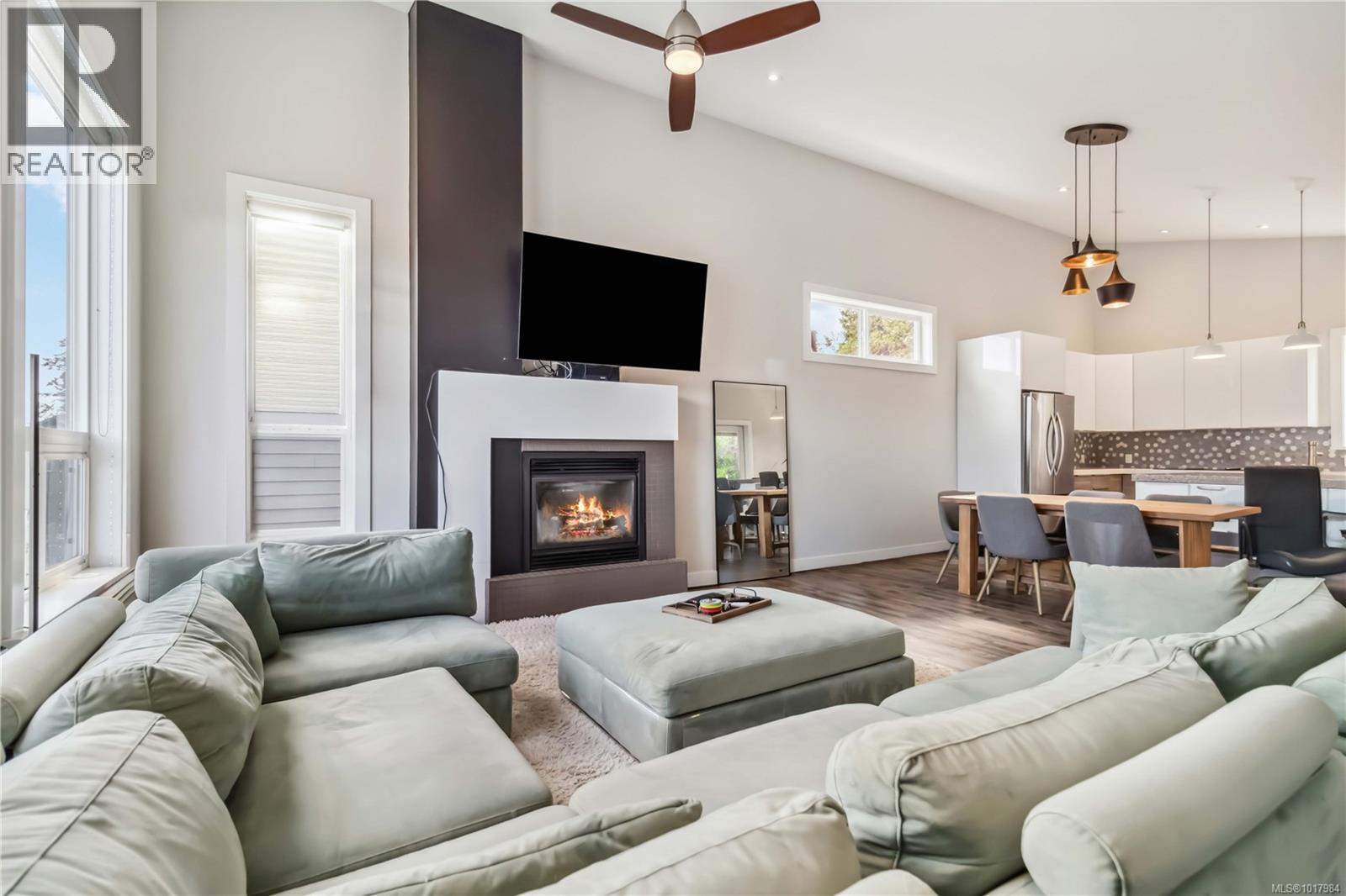 936 Aqua Crt, Langford