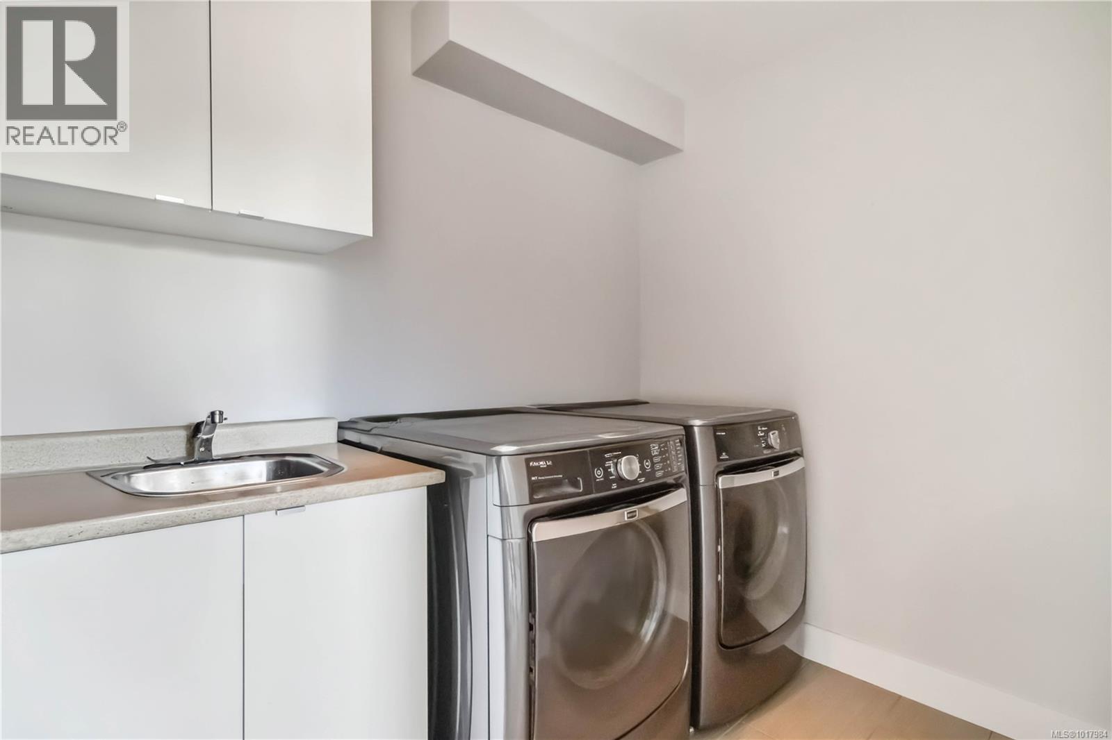 936 Aqua Crt, Langford