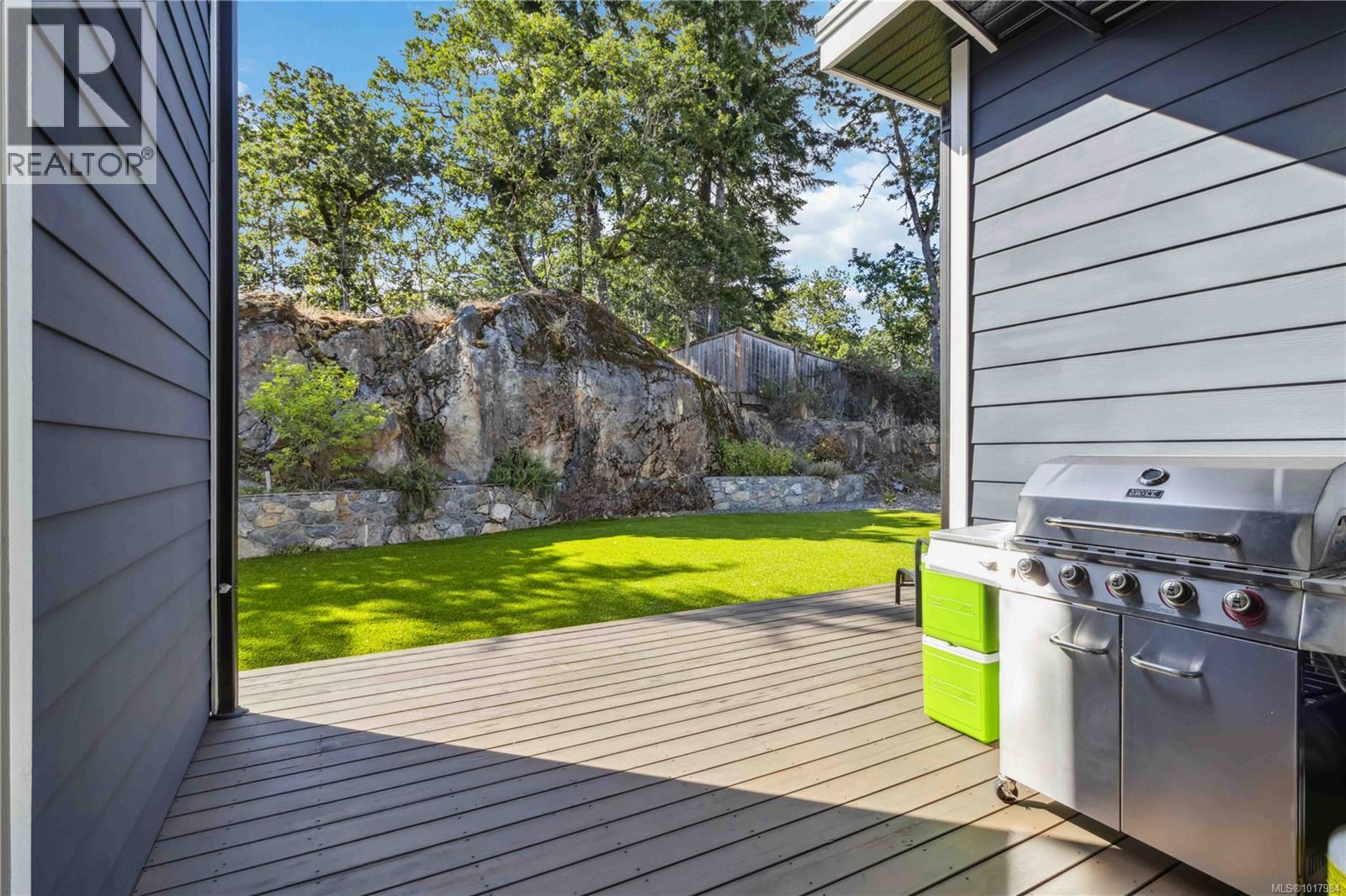 936 Aqua Crt, Langford