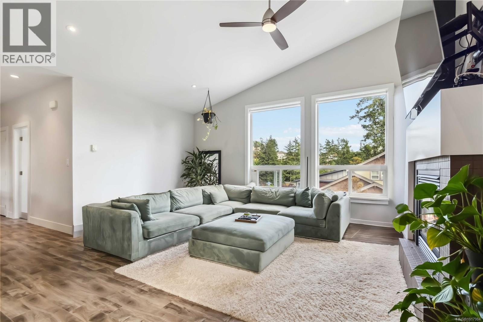 936 Aqua Crt, Langford