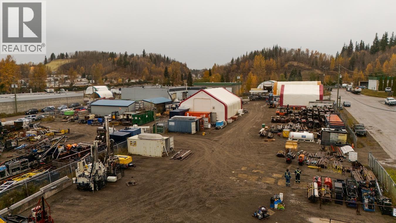 Photo 9 of 40 — 5052 HARTWAY DRIVE · Prince George, BC