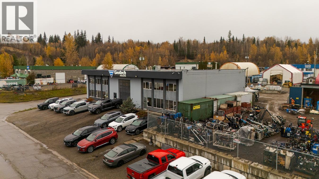 Photo 10 of 40 — 5052 HARTWAY DRIVE · Prince George, BC