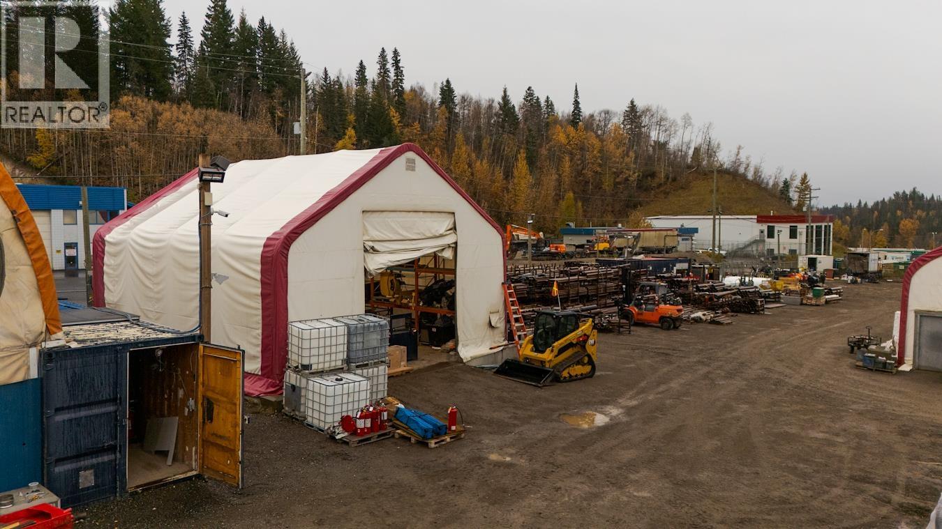 Photo 8 of 40 — 5052 HARTWAY DRIVE · Prince George, BC