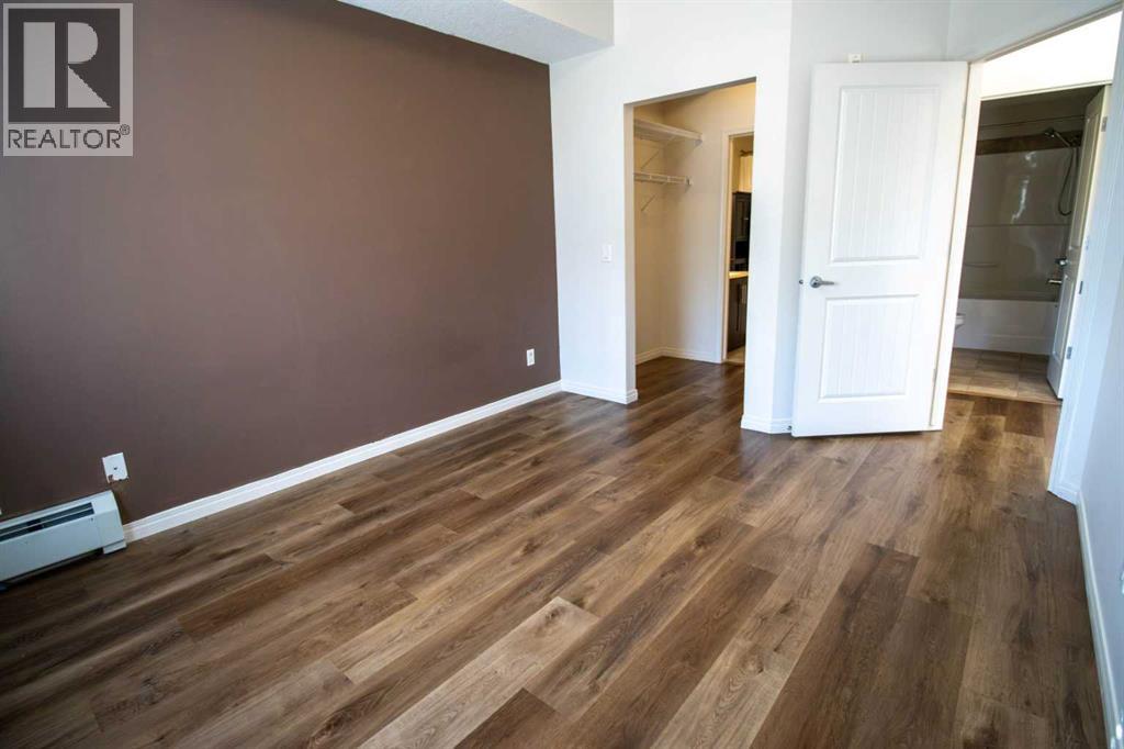 Single Family House for Sale in   Sherwood Boulevard NW Sherwood Calgary 