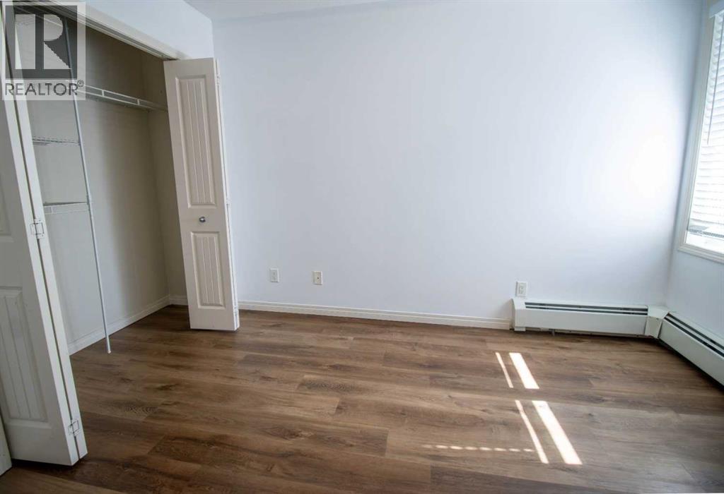 Single Family House for Sale in   Sherwood Boulevard NW Sherwood Calgary 