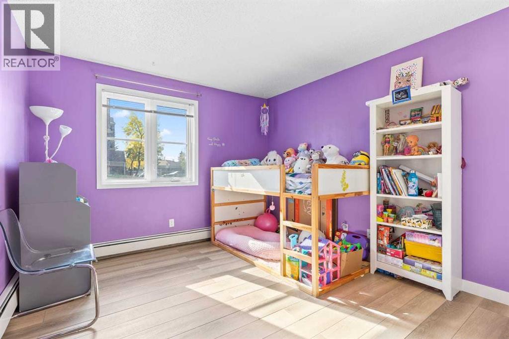 Single Family House for Sale in   Edenwold Heights NW Edgemont Calgary 