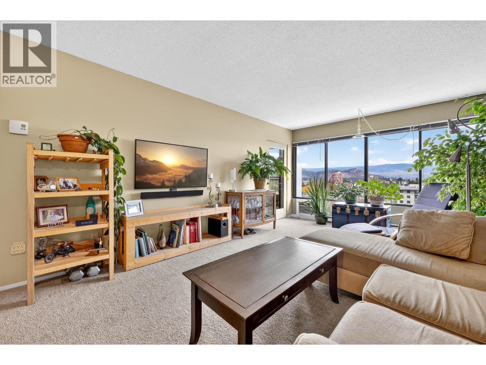1006 737 Leon Avenue, Kelowna