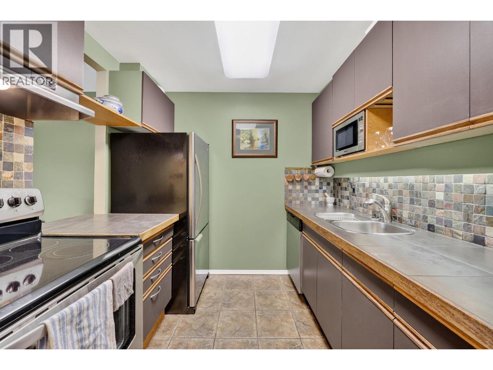 1006 737 Leon Avenue, Kelowna