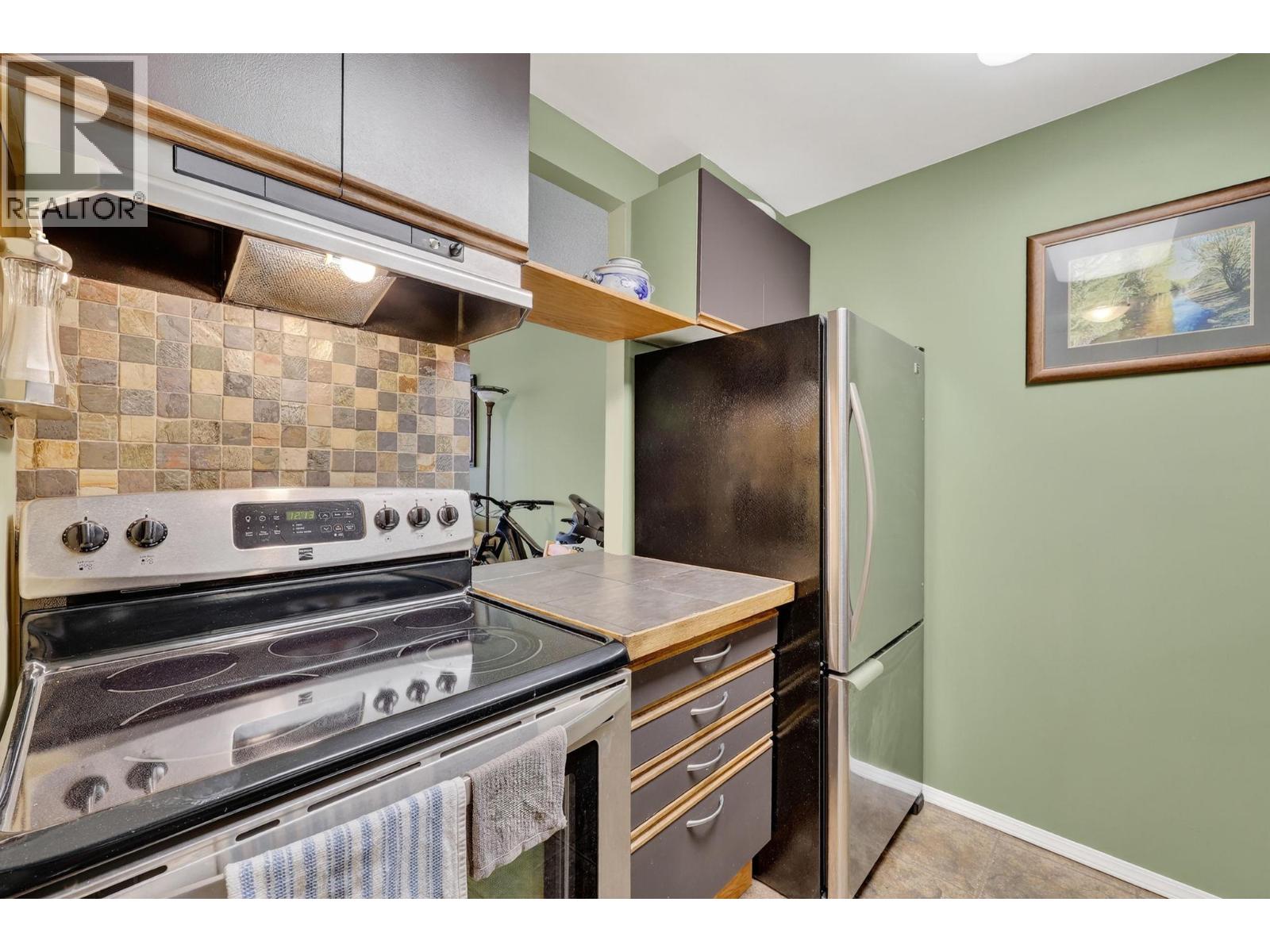 1006 737 Leon Avenue, Kelowna