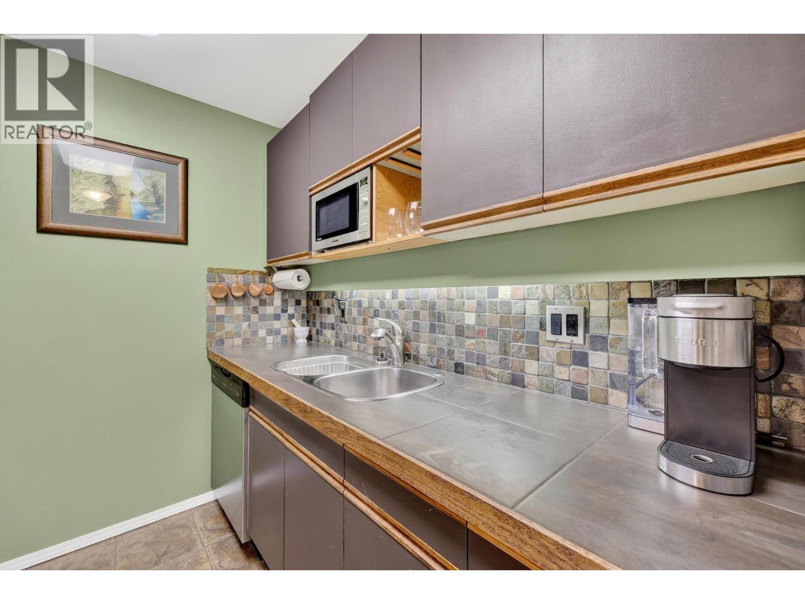1006 737 Leon Avenue, Kelowna