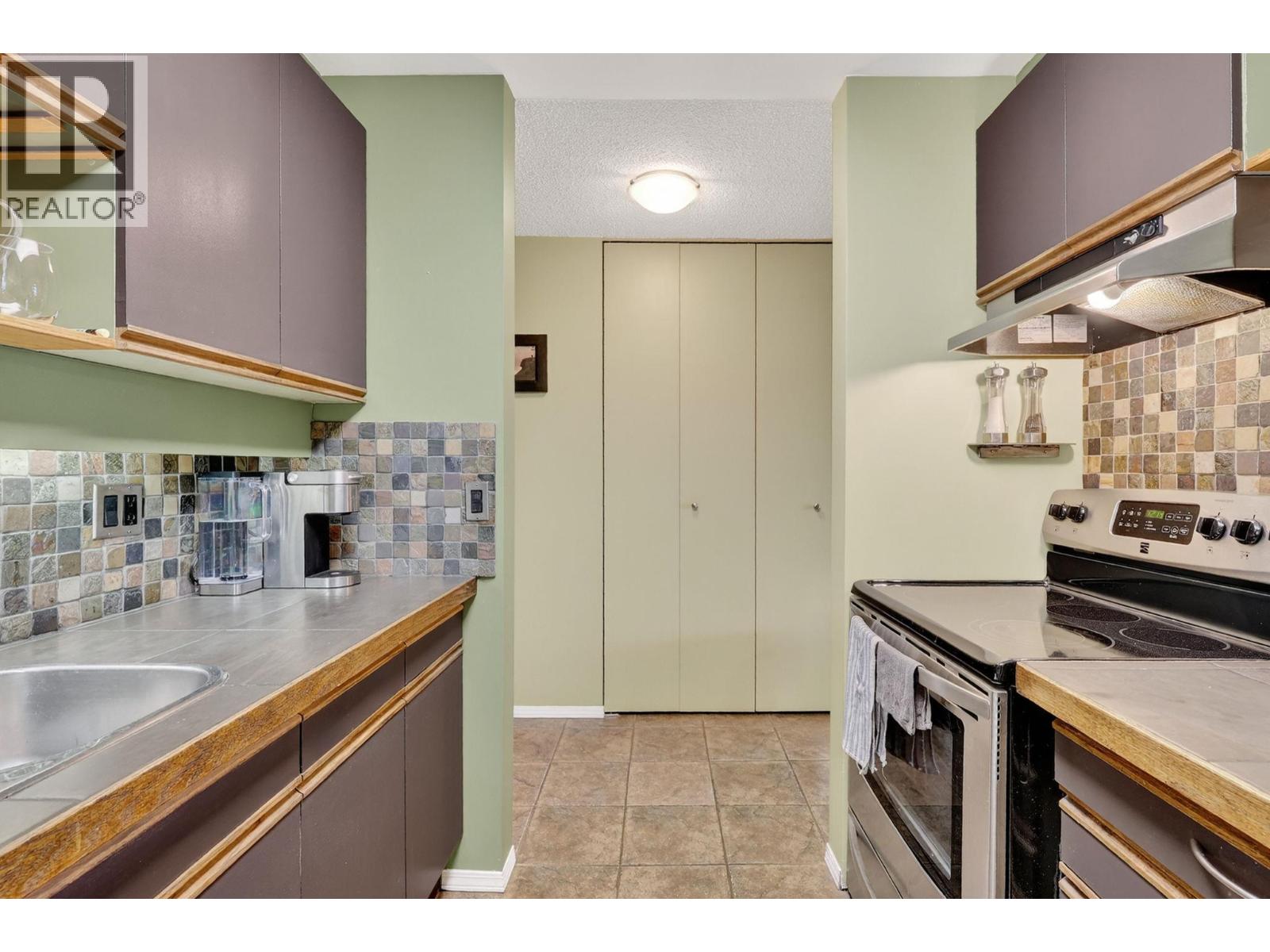 1006 737 Leon Avenue, Kelowna