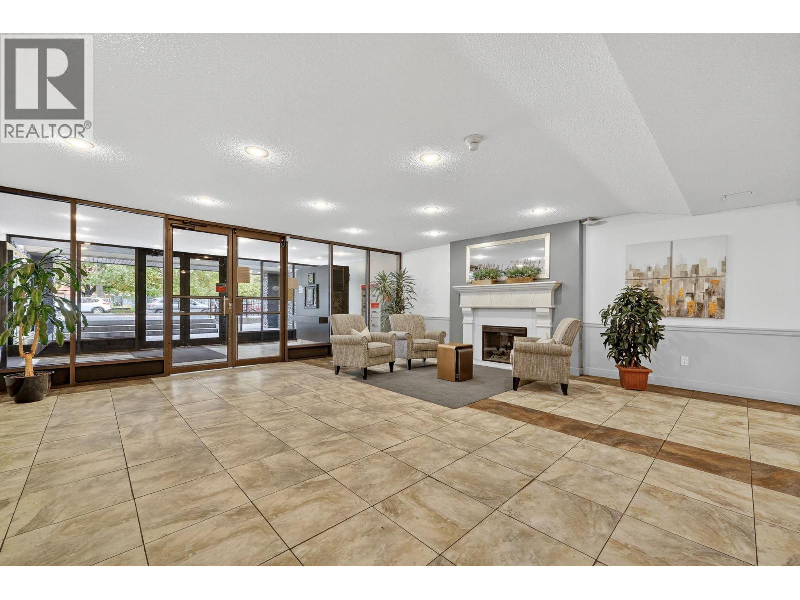 1006 737 Leon Avenue, Kelowna
