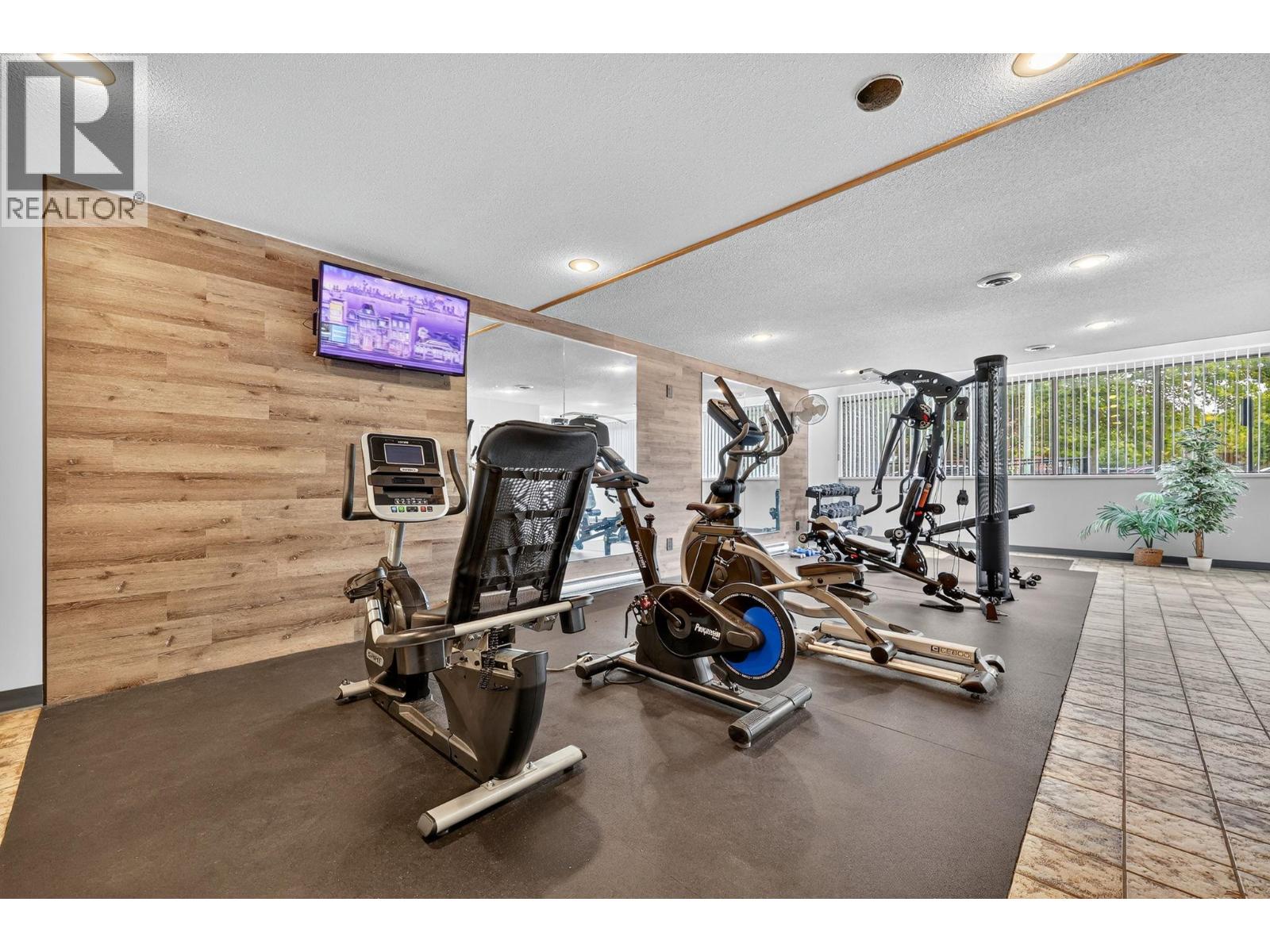 1006 737 Leon Avenue, Kelowna